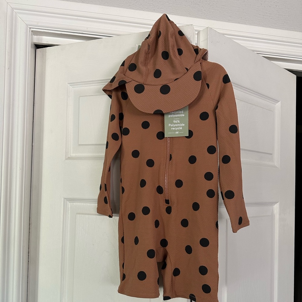H&M rash guard swimsuit 2-4 yrs